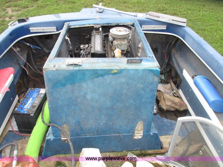 image for item G9967 1960 Larson speed boat