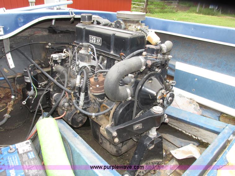 image for item G9967 1960 Larson speed boat