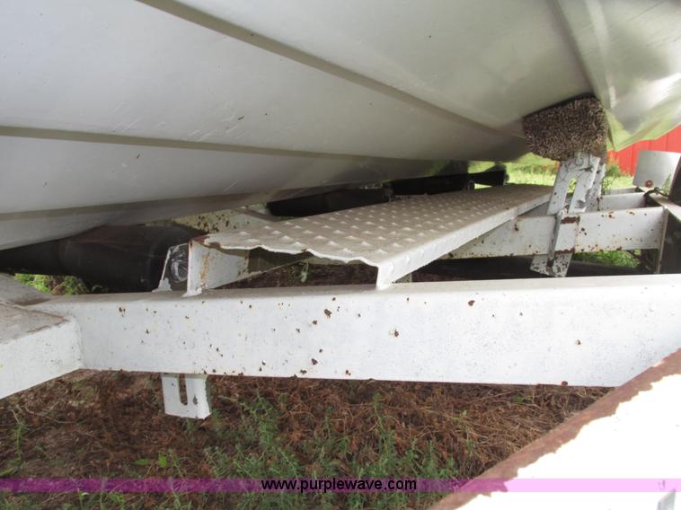 image for item G9967 1960 Larson speed boat