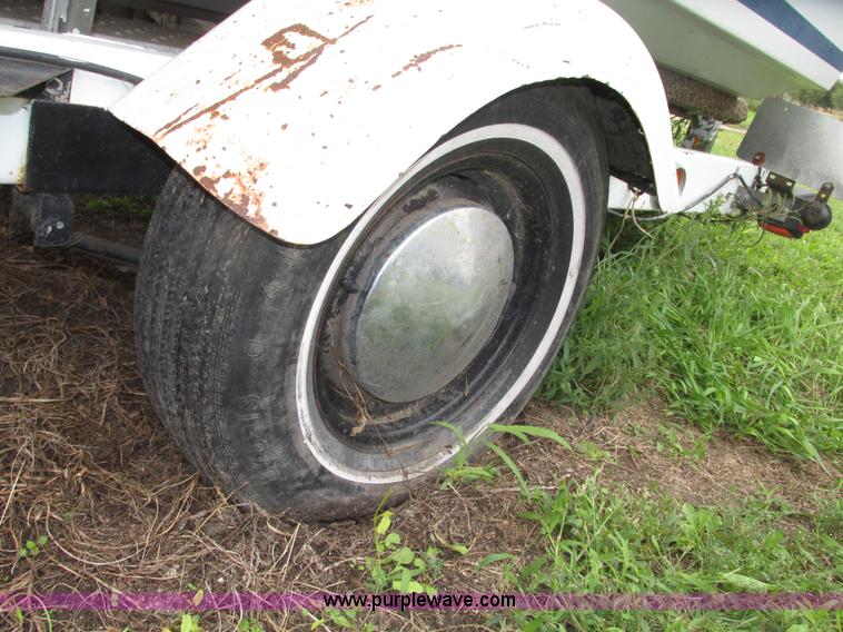 image for item G9967 1960 Larson speed boat