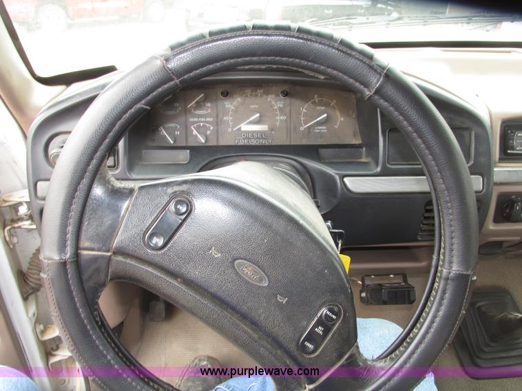 image for item G9968 1995 Ford F450 Super Duty XLT flatbed truck