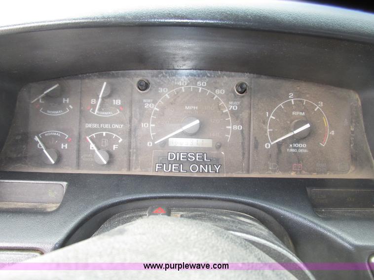 image for item G9968 1995 Ford F450 Super Duty XLT flatbed truck