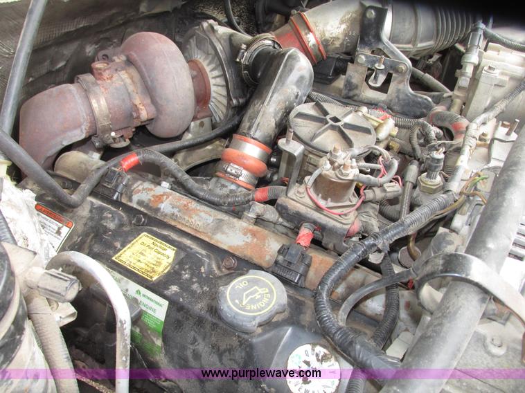 image for item G9968 1995 Ford F450 Super Duty XLT flatbed truck