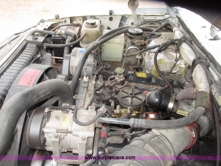 image for item G9968 1995 Ford F450 Super Duty XLT flatbed truck