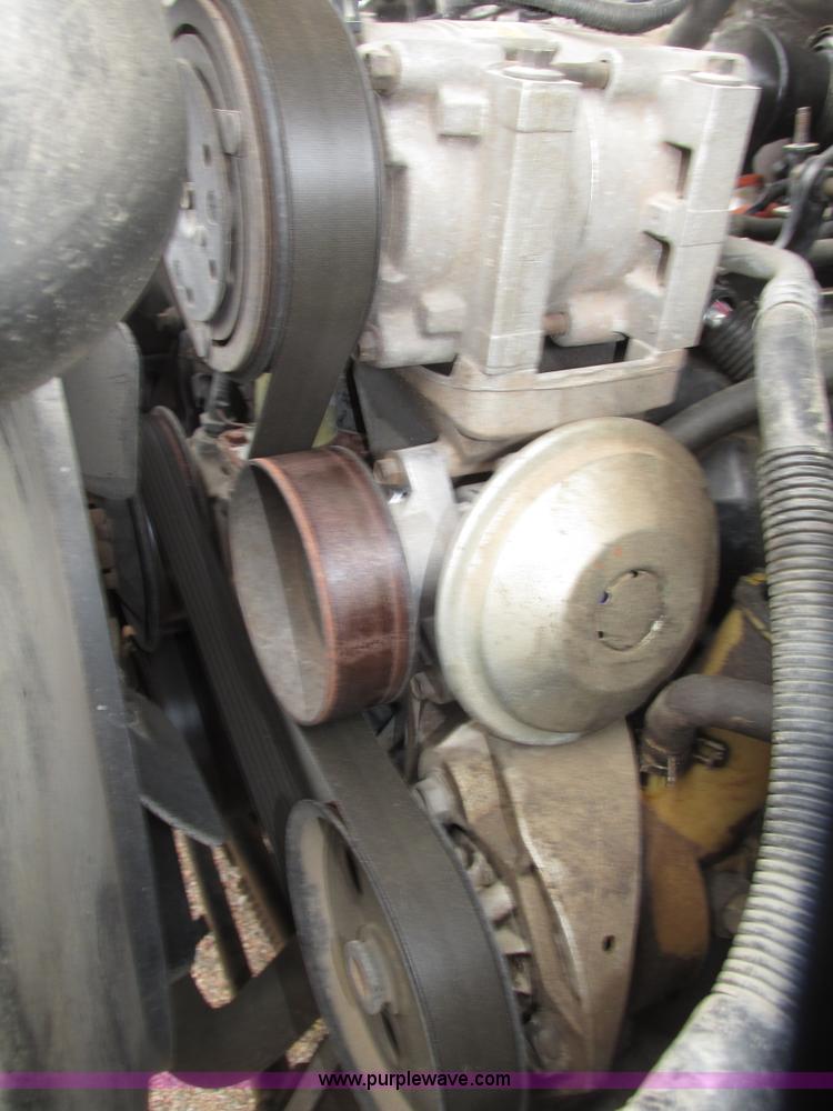 image for item G9968 1995 Ford F450 Super Duty XLT flatbed truck