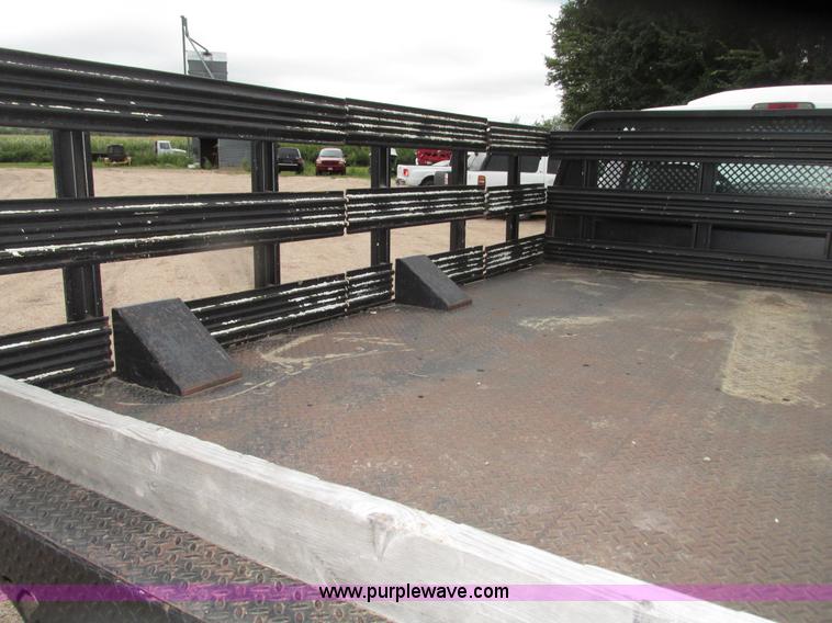 image for item G9968 1995 Ford F450 Super Duty XLT flatbed truck