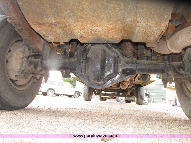 image for item G9968 1995 Ford F450 Super Duty XLT flatbed truck