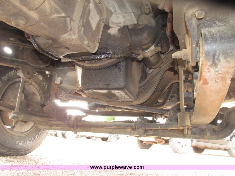 image for item G9968 1995 Ford F450 Super Duty XLT flatbed truck