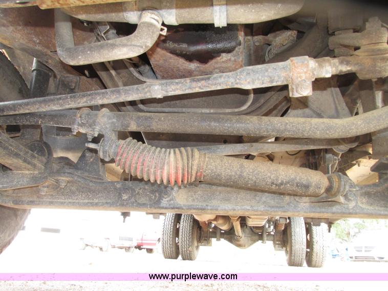 image for item G9968 1995 Ford F450 Super Duty XLT flatbed truck