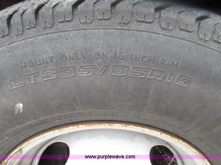 image for item G9968 1995 Ford F450 Super Duty XLT flatbed truck