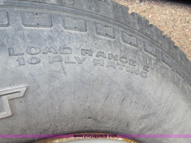 image for item G9968 1995 Ford F450 Super Duty XLT flatbed truck