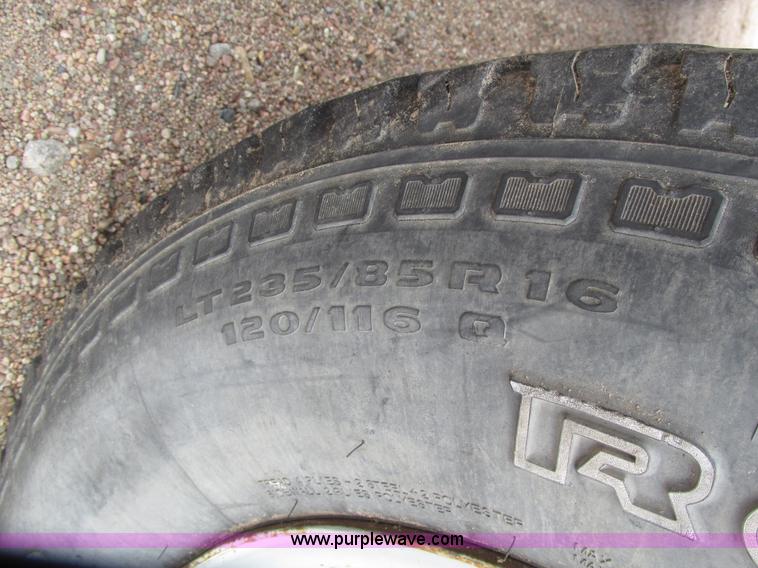 image for item G9968 1995 Ford F450 Super Duty XLT flatbed truck