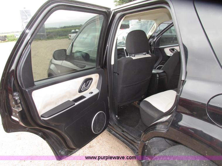 image for item G9969 2007 Mercury Mariner Luxury SUV