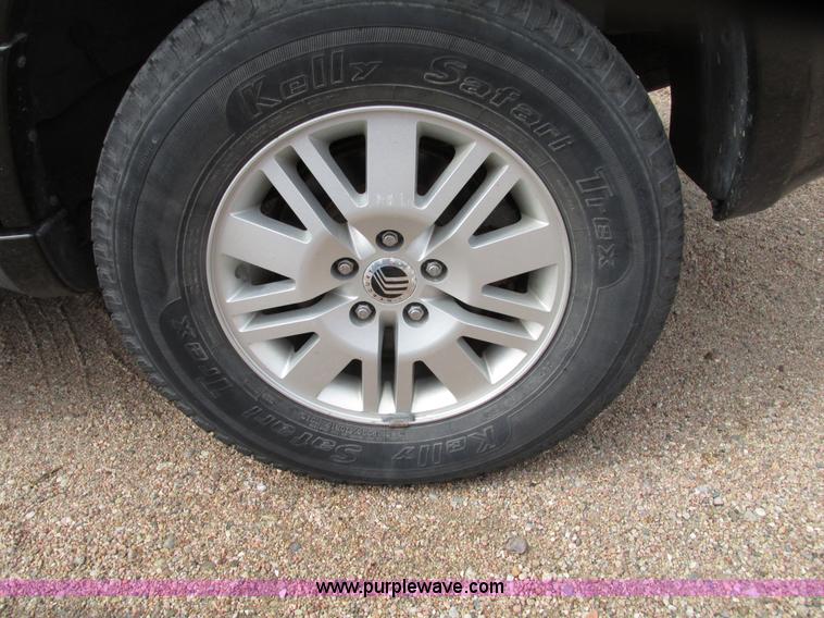 image for item G9969 2007 Mercury Mariner Luxury SUV