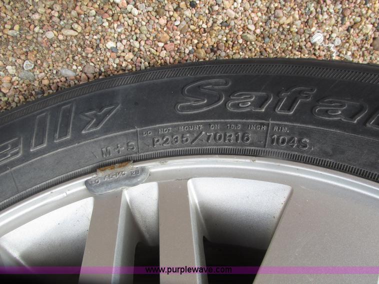 image for item G9969 2007 Mercury Mariner Luxury SUV