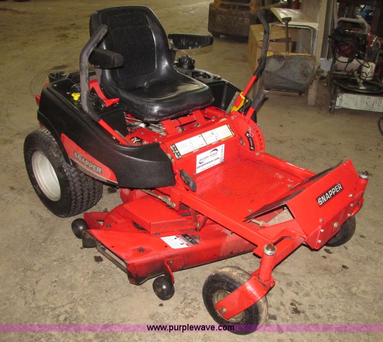 image for item G9973 Snapper 400Z riding lawn mower