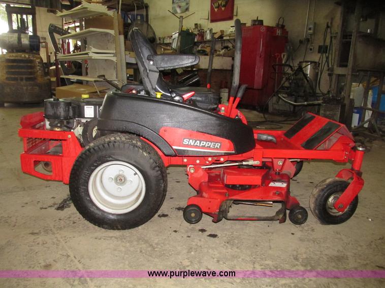 image for item G9973 Snapper 400Z riding lawn mower