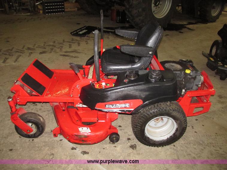 image for item G9973 Snapper 400Z riding lawn mower