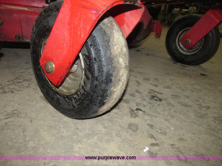 image for item G9973 Snapper 400Z riding lawn mower