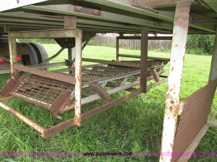 image for item G9987 1979 Trailmobile dry van trailer