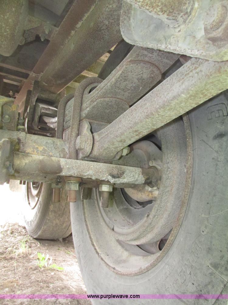 image for item G9987 1979 Trailmobile dry van trailer