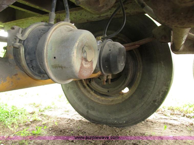 image for item G9987 1979 Trailmobile dry van trailer