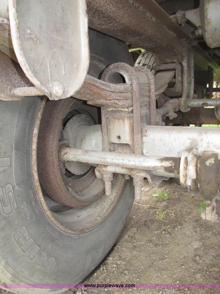 image for item G9987 1979 Trailmobile dry van trailer