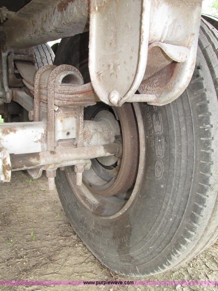 image for item G9987 1979 Trailmobile dry van trailer