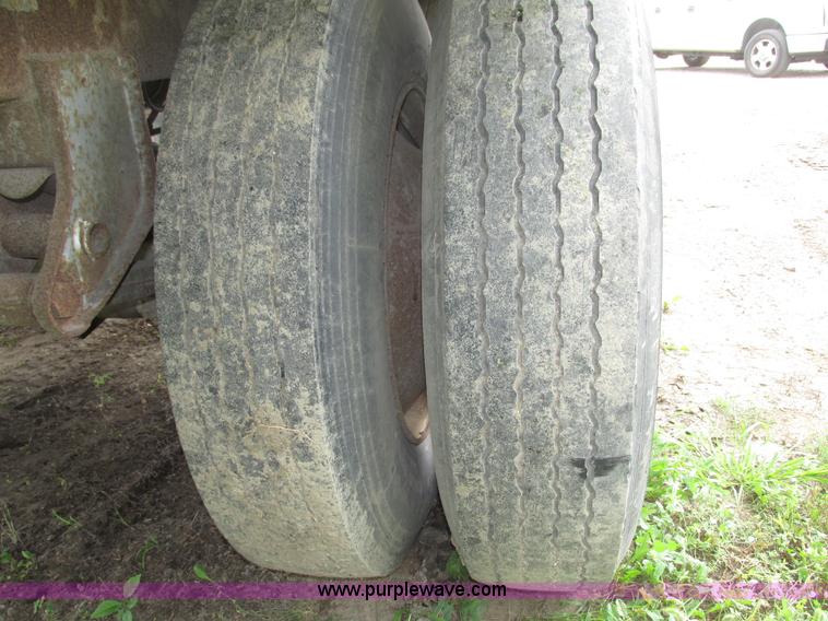 image for item G9987 1979 Trailmobile dry van trailer