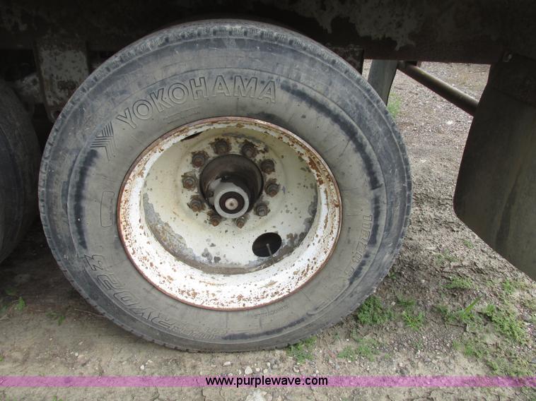 image for item G9987 1979 Trailmobile dry van trailer