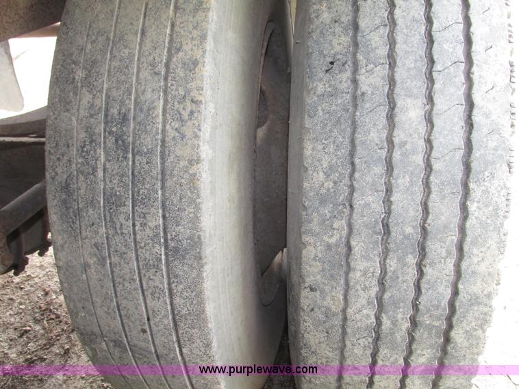 image for item G9987 1979 Trailmobile dry van trailer