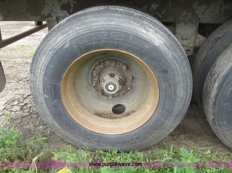 image for item G9987 1979 Trailmobile dry van trailer