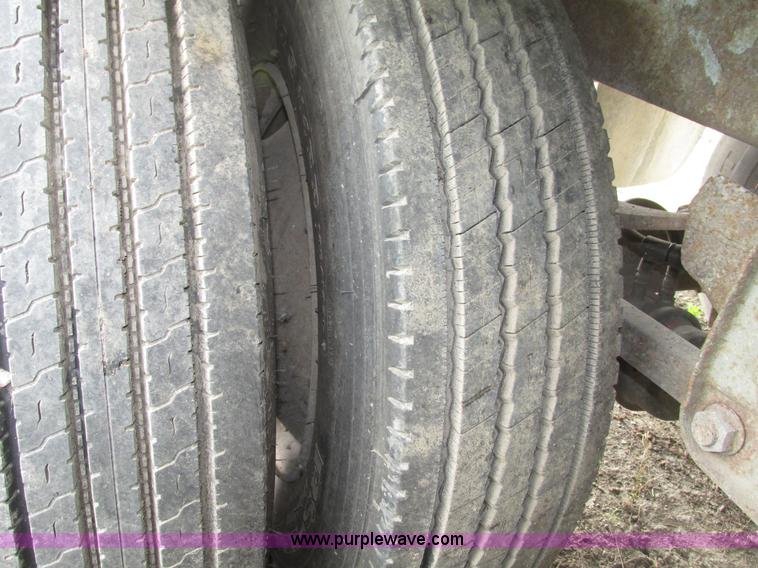 image for item G9987 1979 Trailmobile dry van trailer