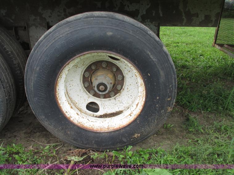 image for item G9987 1979 Trailmobile dry van trailer