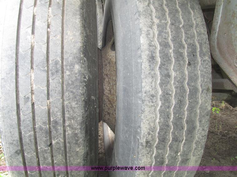 image for item G9987 1979 Trailmobile dry van trailer