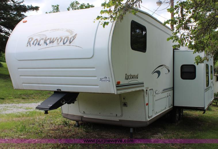image for item H2589 2003 Rockwood fifth wheel camper