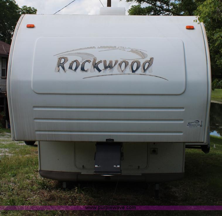 image for item H2589 2003 Rockwood fifth wheel camper