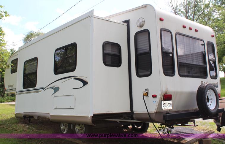 image for item H2589 2003 Rockwood fifth wheel camper