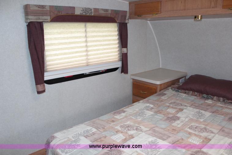 image for item H2589 2003 Rockwood fifth wheel camper
