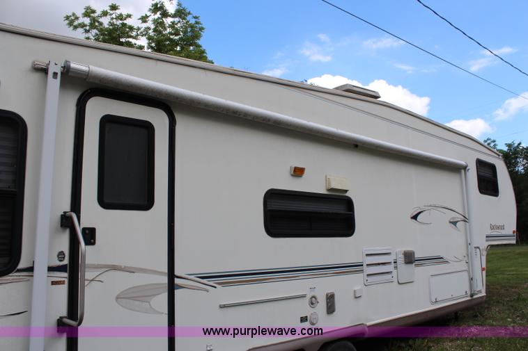 image for item H2589 2003 Rockwood fifth wheel camper