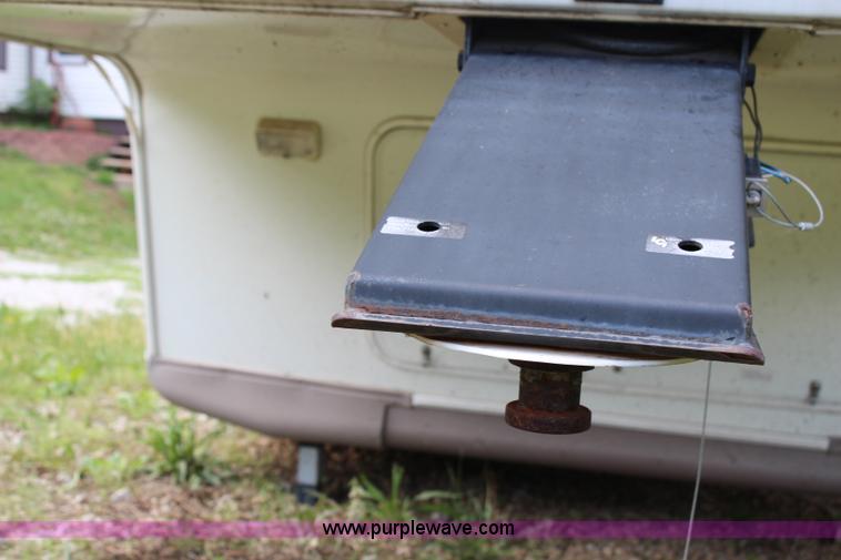 image for item H2589 2003 Rockwood fifth wheel camper