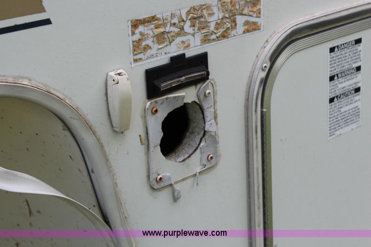 image for item H2589 2003 Rockwood fifth wheel camper