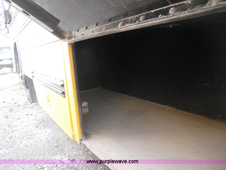 image for item H5265 1998 Blue Bird  TC2000 school bus