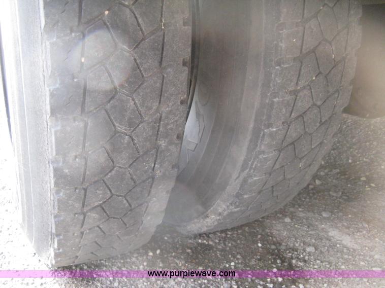 image for item H5265 1998 Blue Bird  TC2000 school bus