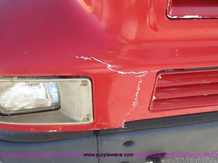 image for item I2218 1995 International 8200 semi truck