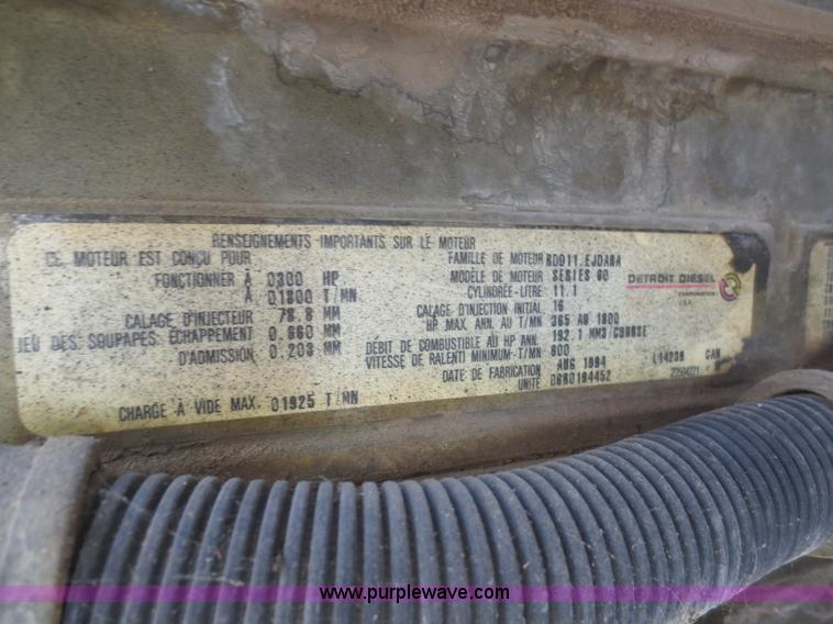 image for item I2218 1995 International 8200 semi truck