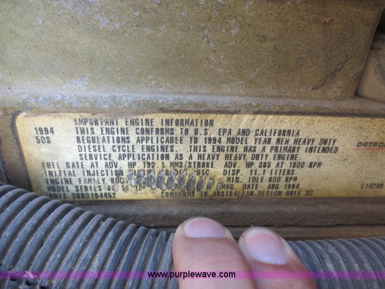 image for item I2218 1995 International 8200 semi truck