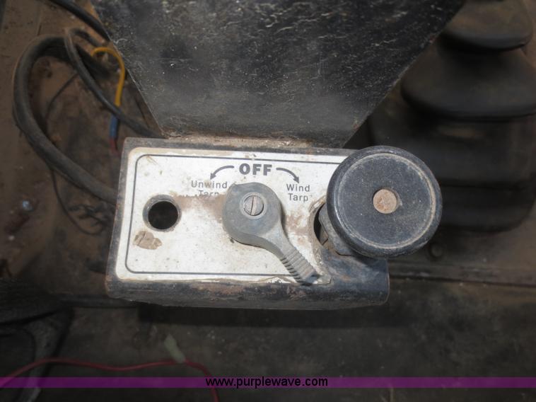 image for item I2218 1995 International 8200 semi truck