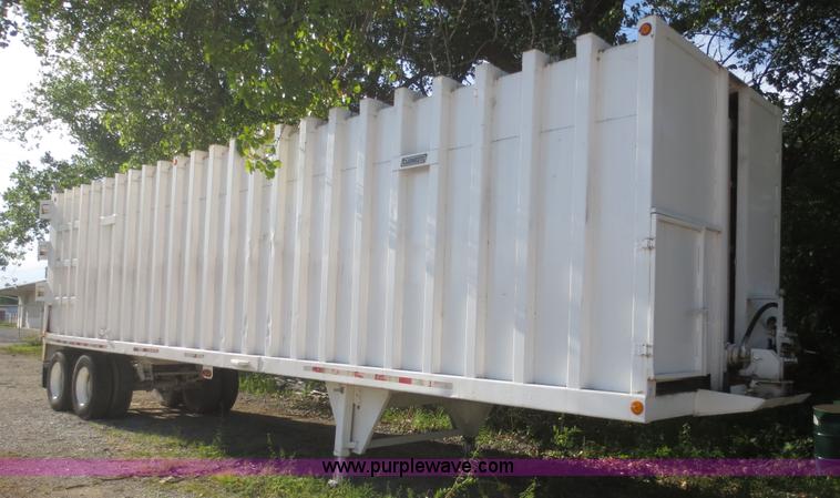 image for item I2219 1993 Clement SPCC-40-75 Refuse Blade waste transfer trailer