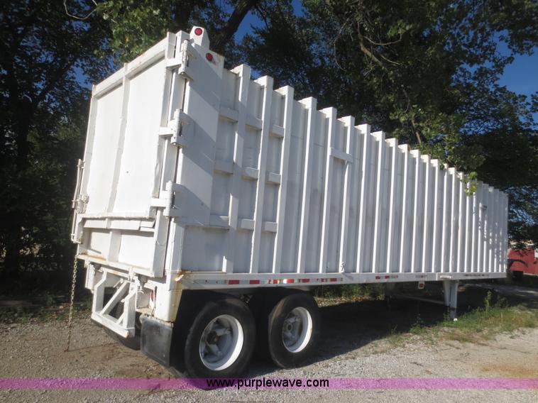 image for item I2219 1993 Clement SPCC-40-75 Refuse Blade waste transfer trailer